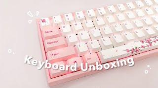 unboxing ducky sakura keyboard (cherry mx reds)