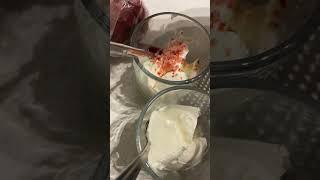 Making fruits & yogurt parfait