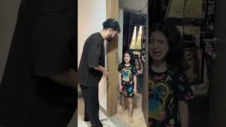 طفله تبكي بسبب الاب شوفوا الفيديو اللي فوق ده بسرعه ️