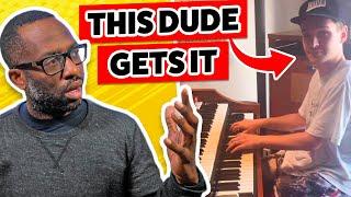 This Organist nails Soul Music [check it out]... Come learn his chords!