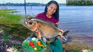 Vida dos RIBEIRINHOS Assando MATRINXÃ e TAMBAQUI na beira do RIO AMAZONAS | cotidiano