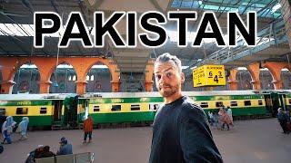 24 HOUR TRAIN IN PAKISTAN  (Extreme Travel Pakistan)