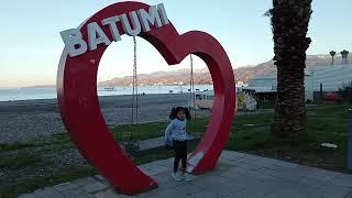 Батуми. Batumi New Year. Europe Square, Embankment, sculpture-installation Ali and Nino. Georgia