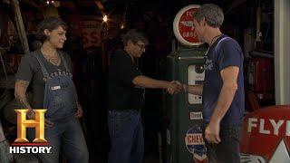 American Pickers: Mike and Danielle Geek Out with a First Time Seller (Season 20) | History