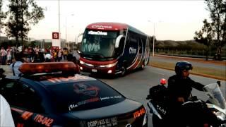 Llegada del camion de Chivas al Estadio Omnilife Liguilla