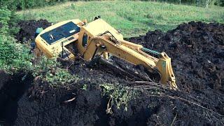 Excavator Recovery - Stuck in Deep Mud