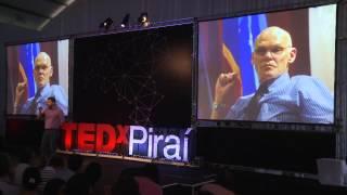 Sobre política, internet e gota d'água | Pedro Doria | TEDxPirai