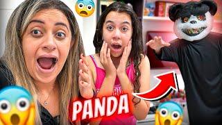 UM PANDA ESTRANHO INVADIU A NOSSA CASA ! Família Araújo