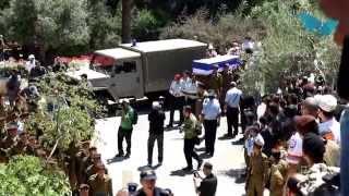 Lone soldier is not alone -- 30,000 honor Max Steinberg at funeral