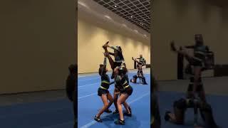 THEY’RE SO GOOD! #cheer #stunts