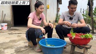 越南泡妞者來到農村姑娘家幹活，直接問她要不要嫁給我。她怎麼說…？