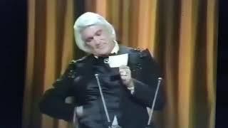 Charlie Rich Sets Fire to John Denver’s CMA Slip 1975