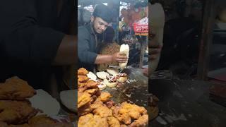 Making burger #asmr #mukbang #youtubeshorts #viral #burger #eatingburger #foodie #streetfood #food