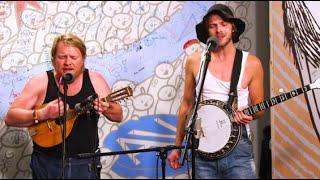 A.V. Undercover: Steve 'N' Seagulls cover Beastie Boys' "Sabotage"