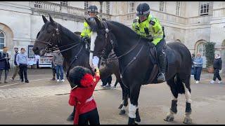 HEART WARMING MOMENT!! Frank the Soldier and MET Police.