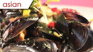 Mussels in rice wine and lemon sauce - Silent Cooking with Simon Xie Hong (with recipe)