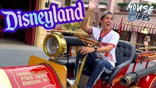 LOWEST DISNEYLAND CROWDS EVER BEFORE MAGIC KEY | Mouse Vibes