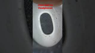 Clean dust on Headphones