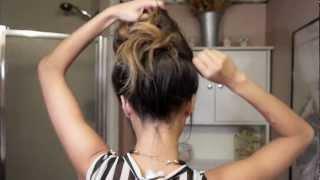 Easy messy bun tutorial