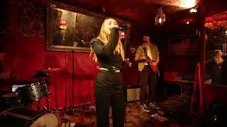 Elli Moore - Live at WFNM Showcase - Bar Lubitsch