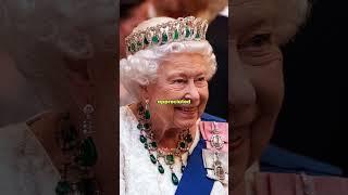 How many tiaras did Queen Elizabeth have