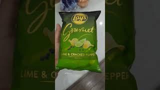 Lime and Cracked Pepper Lays Gourmet Chips 