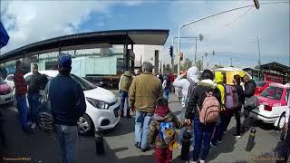 TAPO Ciudad De México CDMX Caminando De La Salida Del Autobus Hacia Metrobus Aeropuerto