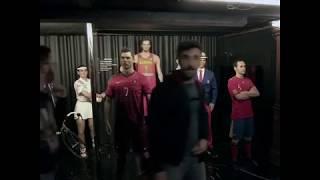 Г.Бейл разыграл посетителей музея восковых фигур.