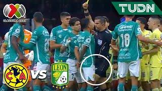 ¡NO TE CREO! El árbitro da rodillazo a un jugador | América 1-1 León | CL2023 Liga Mx - J13 | TUDN