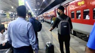 Anand Vihar Railway Station | Anand Vihar Terminal | New Delhi Railway Station | vlog 82