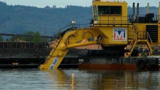 Dredge Megan-Renee Digging and Walking- Komatsu PC3000