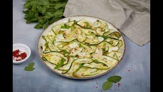 Raw zucchini salad: the delicious and easy to prepare side dish!