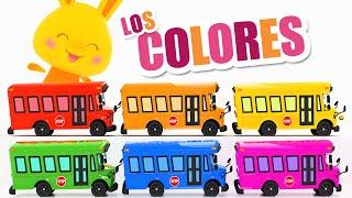 ¡NUEVO! ¿De qué color es este autobús? | Aprende los colores con Titounis