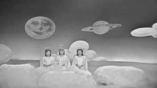 The Lennon Sisters - Catch A Little Moonbeam (1963)