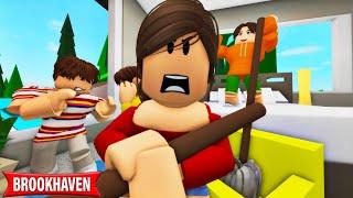 I’M THE ONLY GIRL IN MY FAMILY!! ROBLOX MOVIE (CoxoSparkle2)