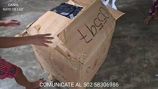 Ever y hermanas felices porque les enviaron una caja llena de ropa y zapatos nuevos desde USA! Vea!