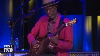 Taj Mahal and Keb' Mo' perform 'Diving Duck Blues'