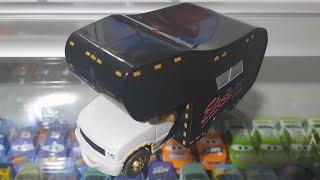 Mattel Disney/Pixar Cars Elvis RV (Piston Cup Racing Fan) Dinoco 400 L.A. Speedway Deluxe 2009 2013