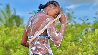 This Is How African Girls Bathe In The Bush