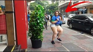 Bushman Prank: Scaring the Brazilian Fans | Pegadinha do homem planta