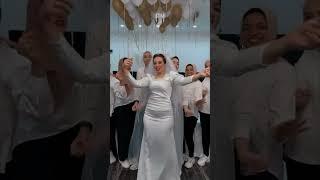 العروسه وصحابها  ( طب اسمع الاخبار  ) #wedding
