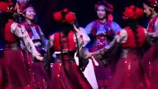 IFLC Australia - Albania sings Kyrgyzstan Girls and Thailand boys dance (Sydney Opera House, 2016)