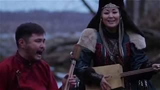 Yuliyana Krivoshapkina (Republic of Sakha) and Nachyn Choreve (Tuva Republic) "Ene-sai"