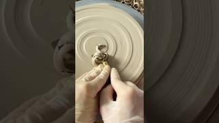 Проточка гончарной тарелки #pottery #ceramicplate #trimming