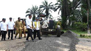 Presiden Jokowi Tinjau Perbaikan Jalan Kerkap-Tanjung Agung Pali, Bengkulu Utara, 21 Juli 2023