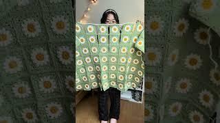 Daisy granny square blanket