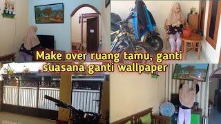 MAKEOVER RUANG TAMU, GANTI SUASANA RUANG TAMU, GANTI WALLPAPER, MEMPERCANTIK TERAS DENGAN BUNGA