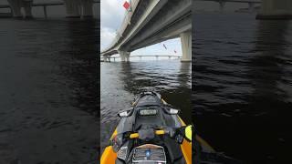 Объезжаем пробки! Самый лучший способ! #rxp300 #brp #гидроцикл #jetski