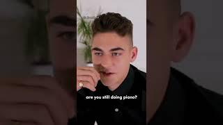 hero and Jo talking between interviews  #herofiennestiffin #josephinelangford