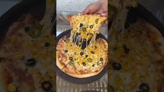 Cheesiest Pizza #delhiicious #pizza #pizzalover #cheese